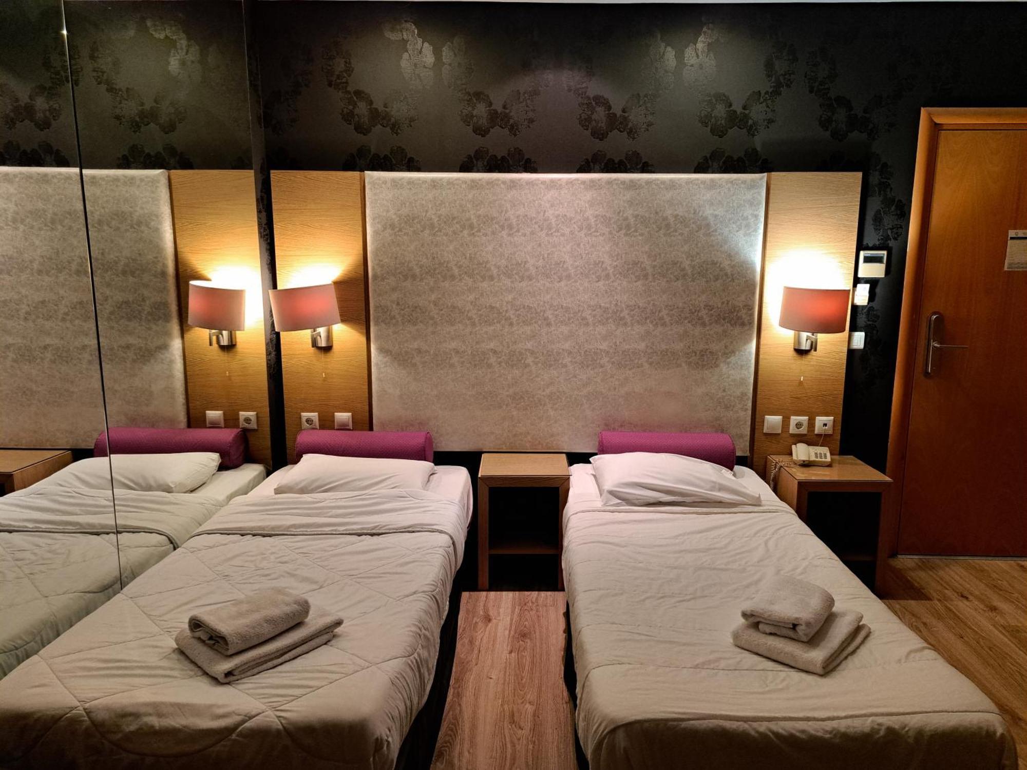 Nefeli Hotel Alimos מראה חיצוני תמונה